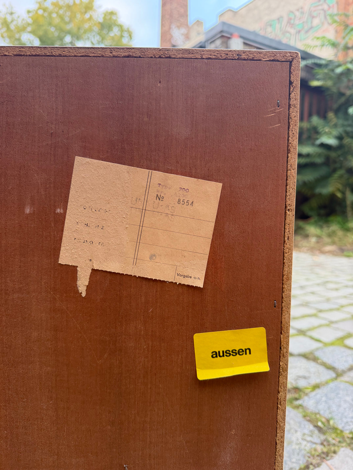 Schrank Eiche mit neuen Chromfüßen von WK Möbel