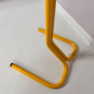 Garderobe gelb Metall
