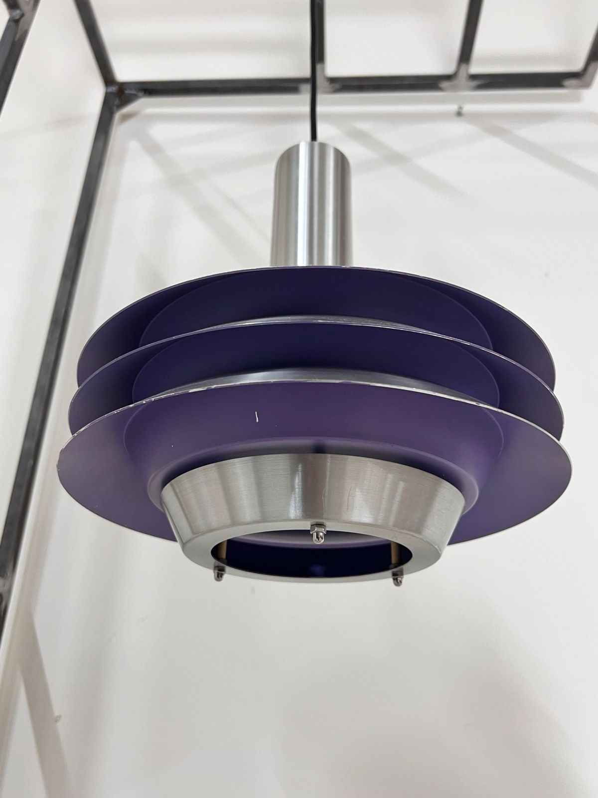 Lamellenlampe lila silber Aluminium von Carl Thore