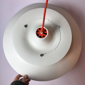 Lamellenlampe PH5 weiß blau mit rotem Kabel von Poul Henningsen für Louis Poulsen