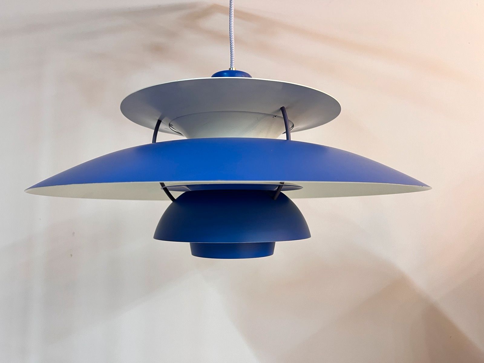 Lamellenlampe PH5 blau von Poul Henningsen für Louis Poulsen