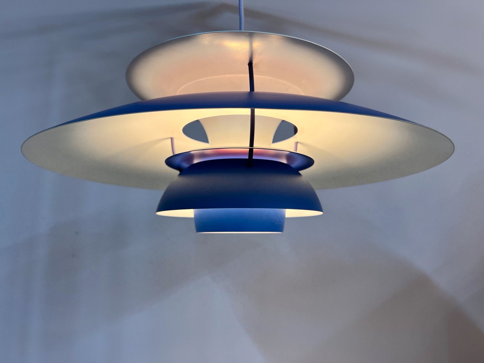 Lamellenlampe PH5 blau von Poul Henningsen für Louis Poulsen