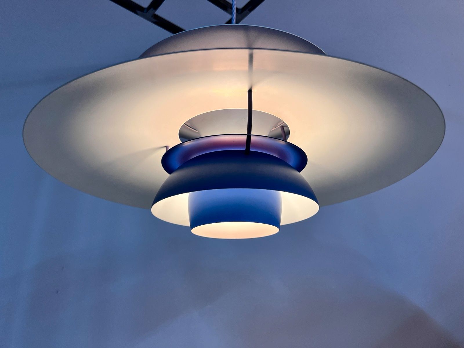 Lamellenlampe PH5 blau von Poul Henningsen für Louis Poulsen